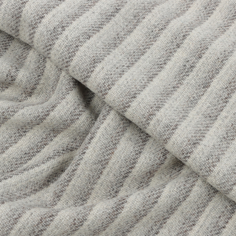 Vizuálne predĺženie vertikálne pruhované plátno