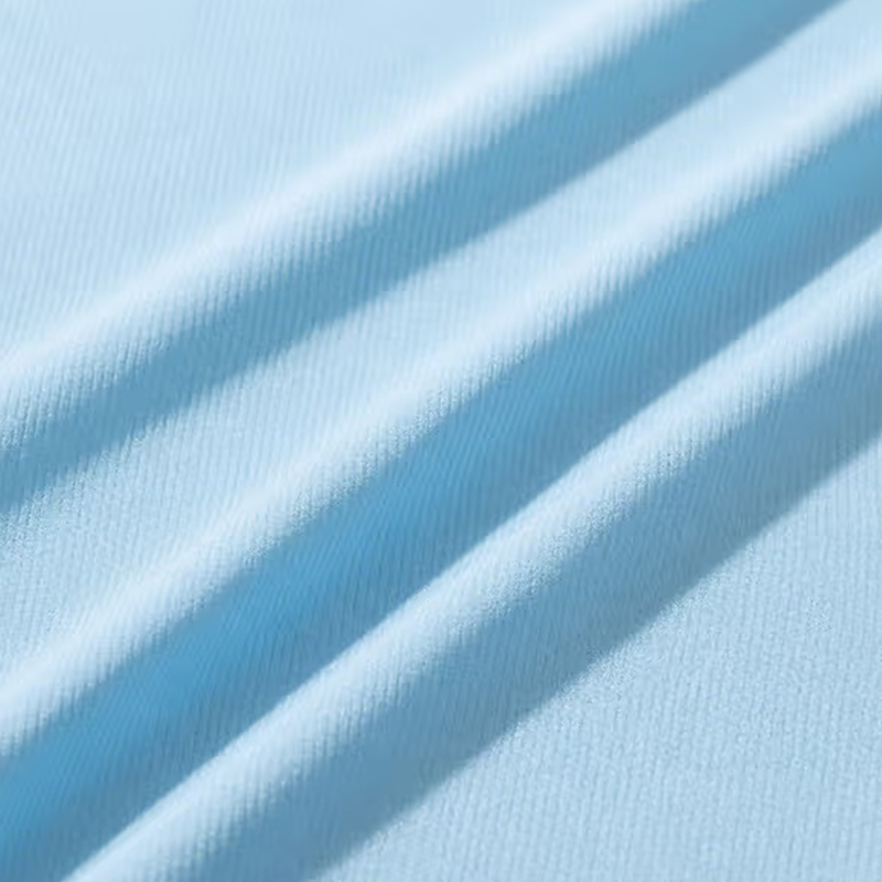 Ľadovo hodvábna obyčajná opaľovacia látka